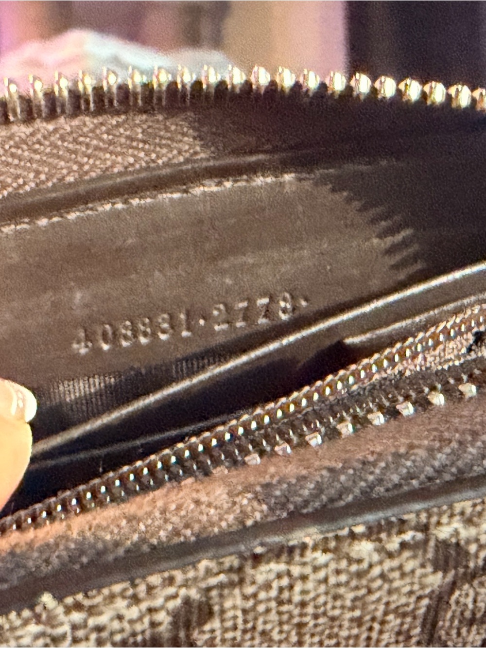 Gucci Beige GG Supreme Zip Wallet with Red and Green Web and Gold Bee - Picture 9 of 9